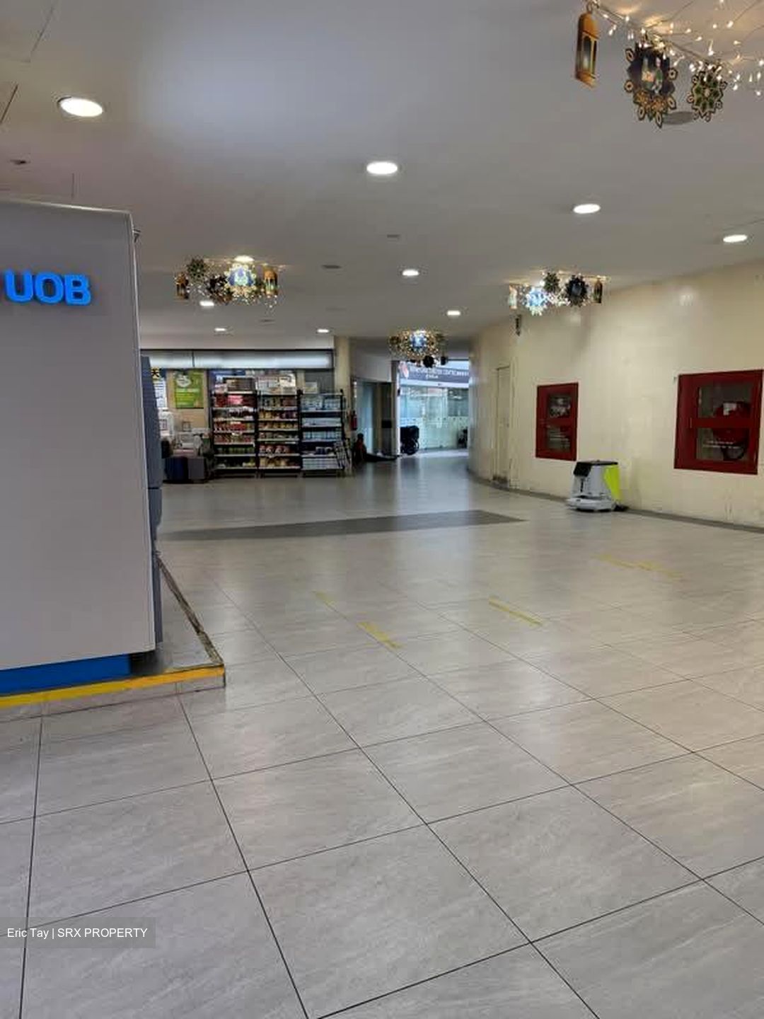Elias Mall (D18), Retail #567735291
